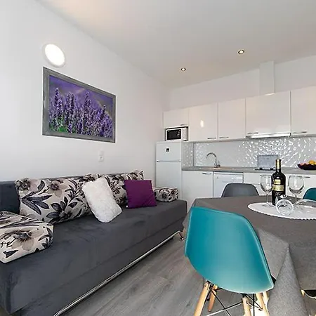 “karla” Apartamento Promajna