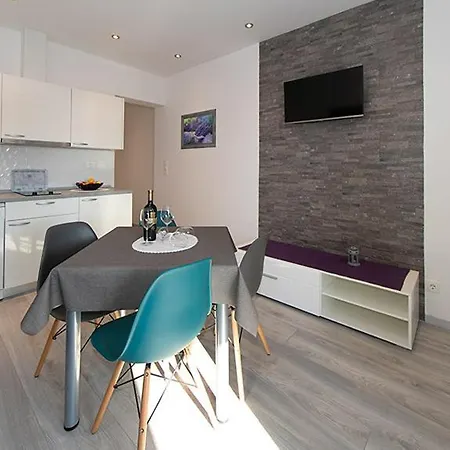 “karla” Apartamento Promajna