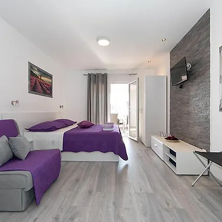 “karla” Apartamento Promajna
