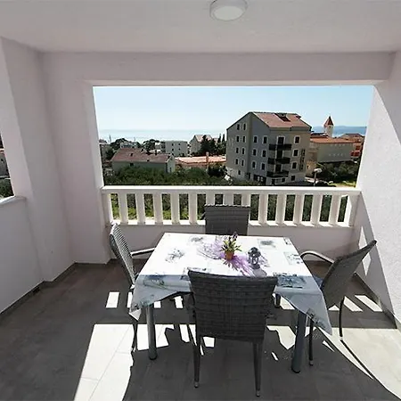 “karla” Apartamento Promajna